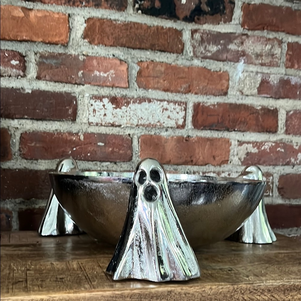 Rachael Zoe large ghost dish perfect for all kinds of treats and candies